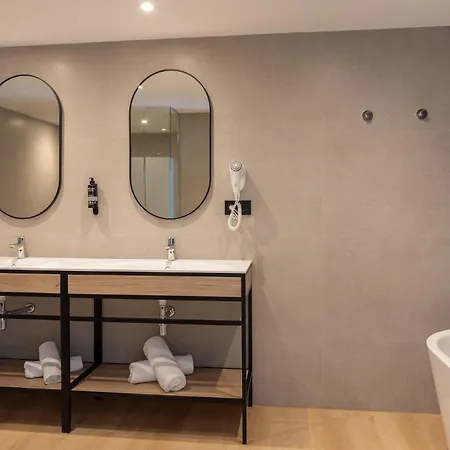 Htopbliss Jadhe & Spa 4Sup Hotel